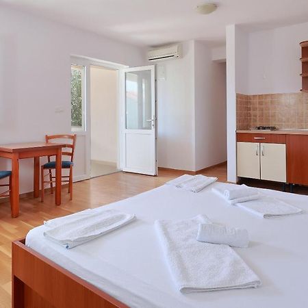 נובליה Apartments Tomy מראה חיצוני תמונה