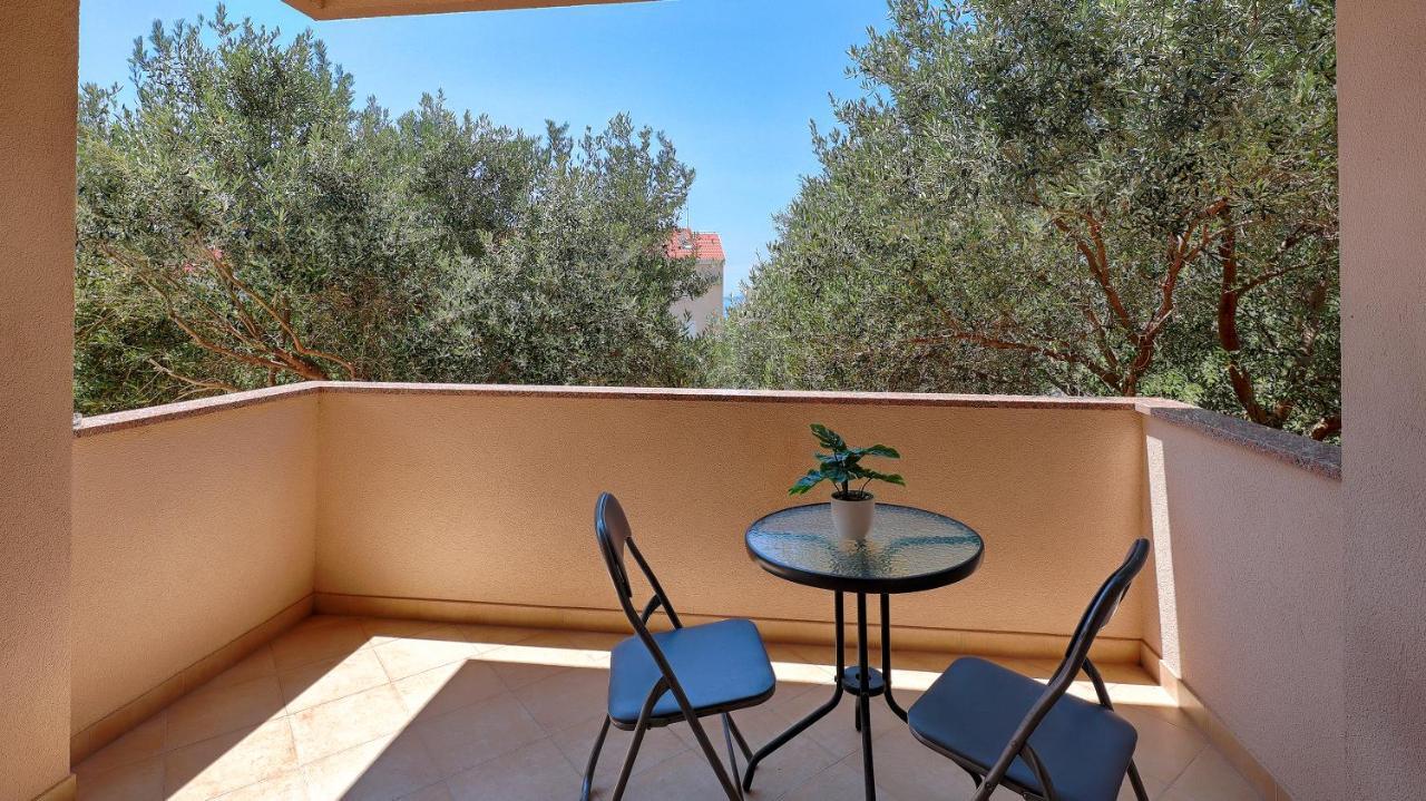 נובליה Apartments Tomy מראה חיצוני תמונה