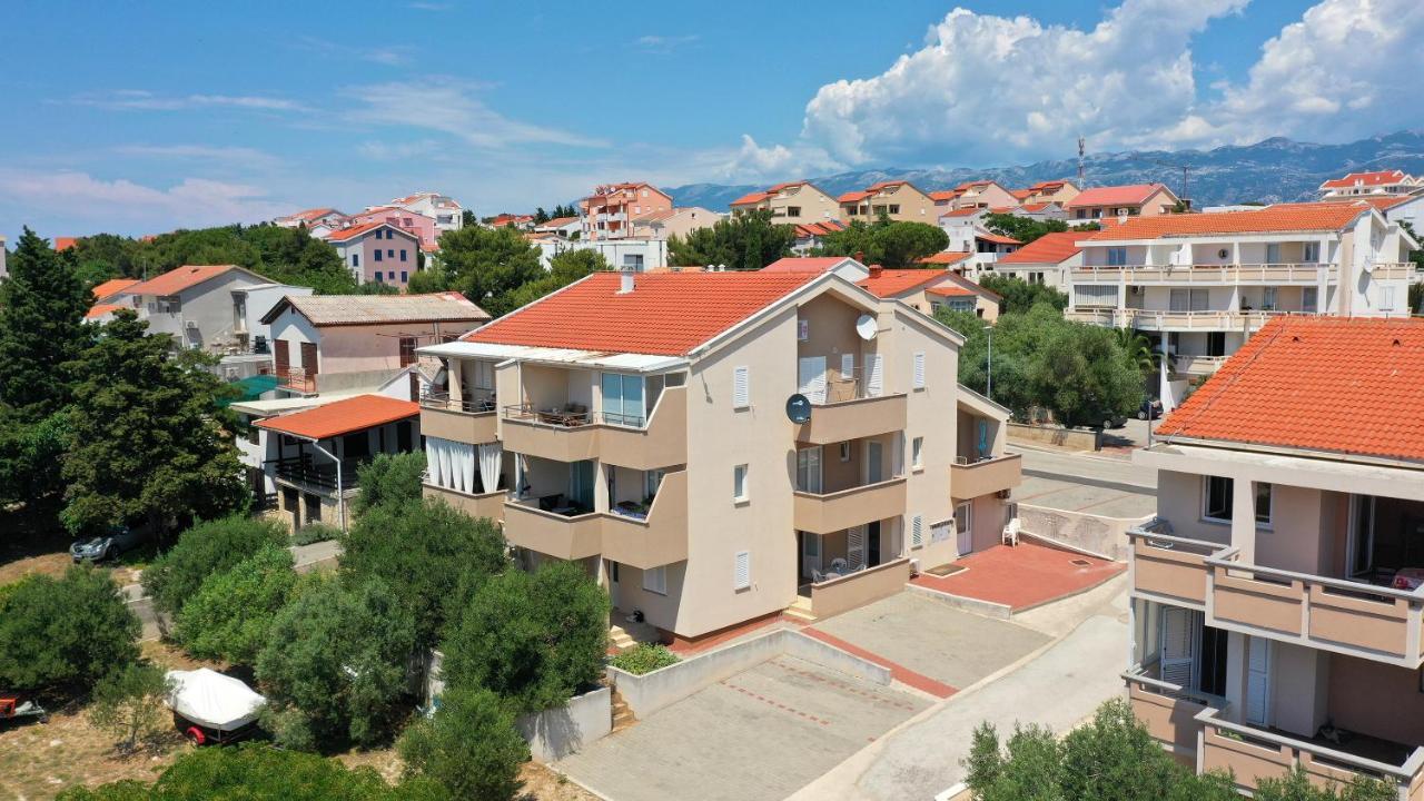 נובליה Apartments Tomy מראה חיצוני תמונה