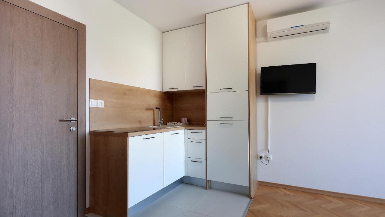 נובליה Apartments Tomy מראה חיצוני תמונה