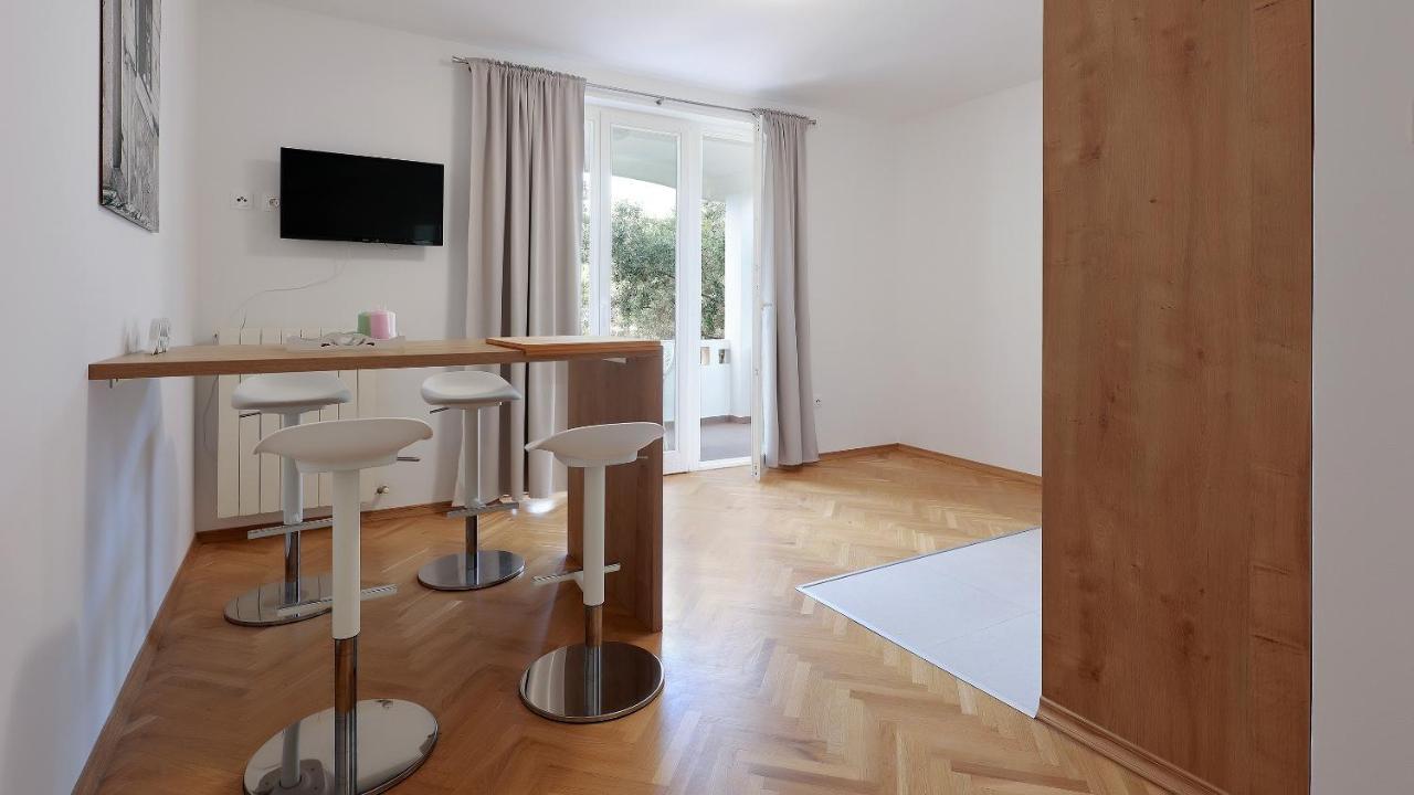 נובליה Apartments Tomy מראה חיצוני תמונה