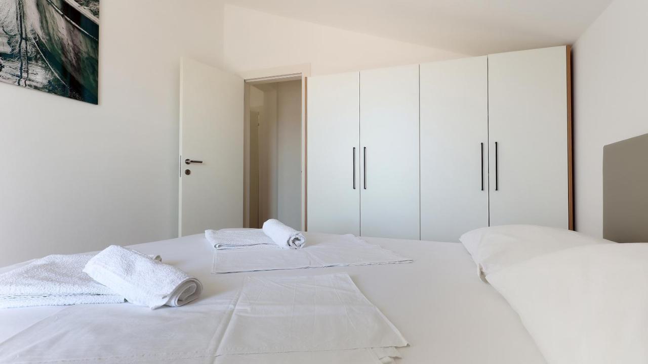 נובליה Apartments Tomy מראה חיצוני תמונה