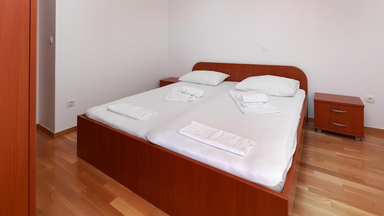 נובליה Apartments Tomy מראה חיצוני תמונה