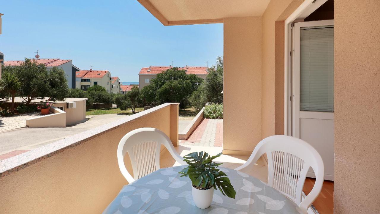 נובליה Apartments Tomy מראה חיצוני תמונה