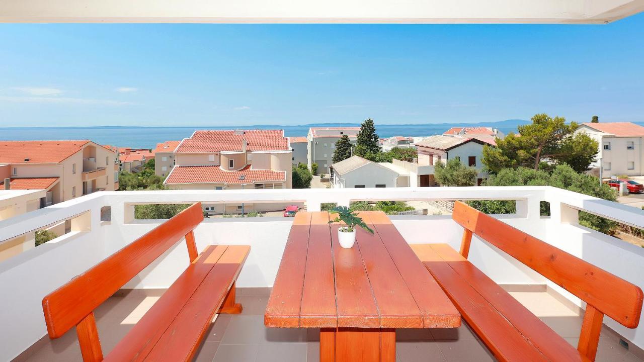 נובליה Apartments Tomy מראה חיצוני תמונה