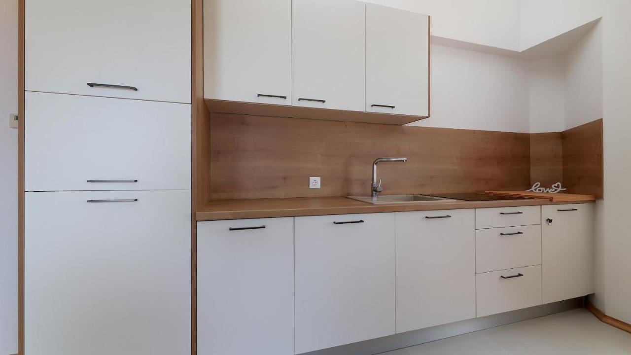 נובליה Apartments Tomy מראה חיצוני תמונה