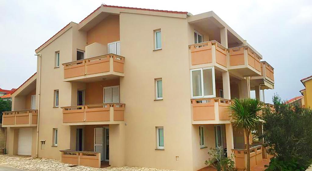 נובליה Apartments Tomy מראה חיצוני תמונה